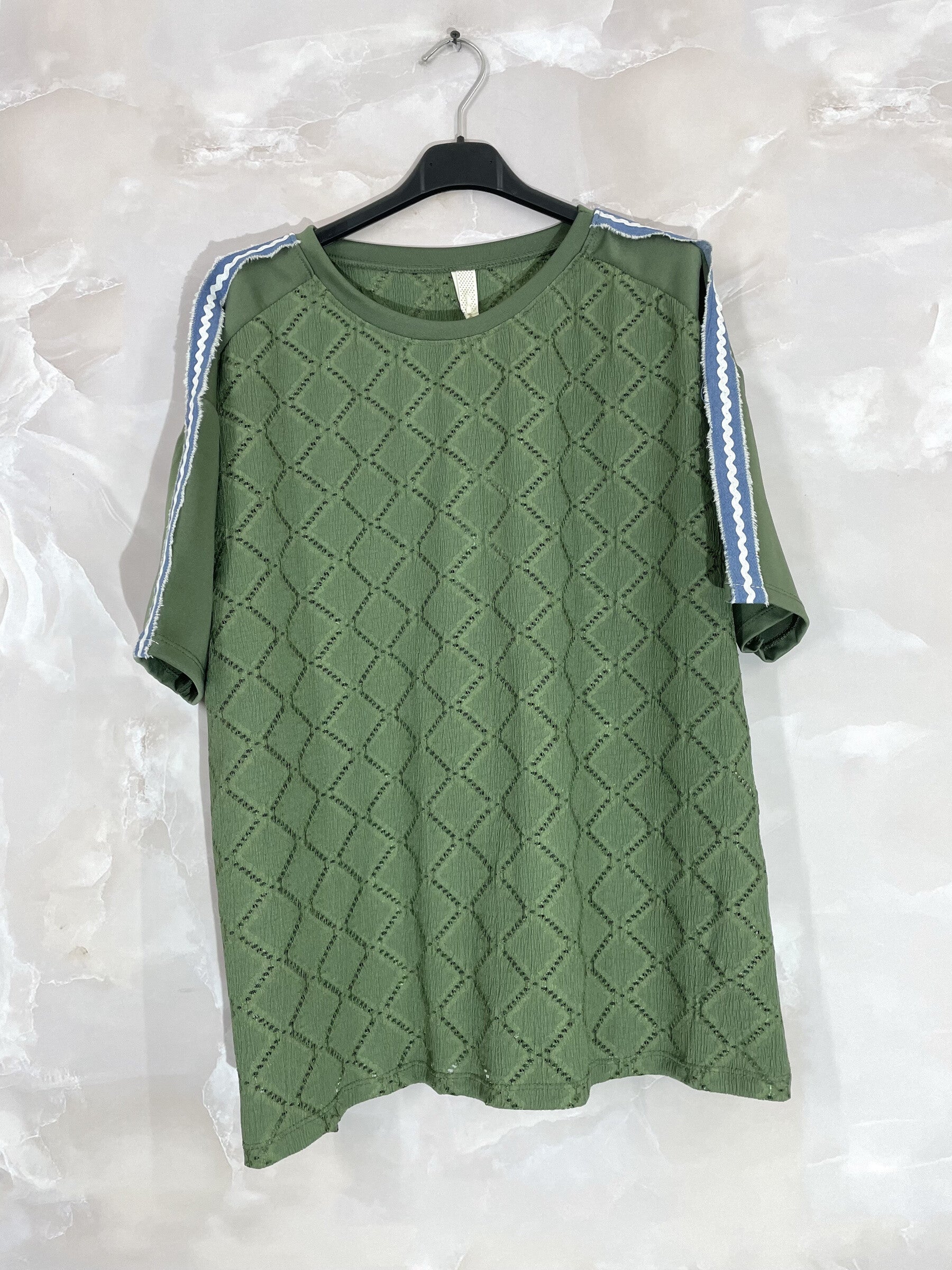 Bi-material tunic with openwork pattern with T38 to T50 sleeve strip i Stor Storlek