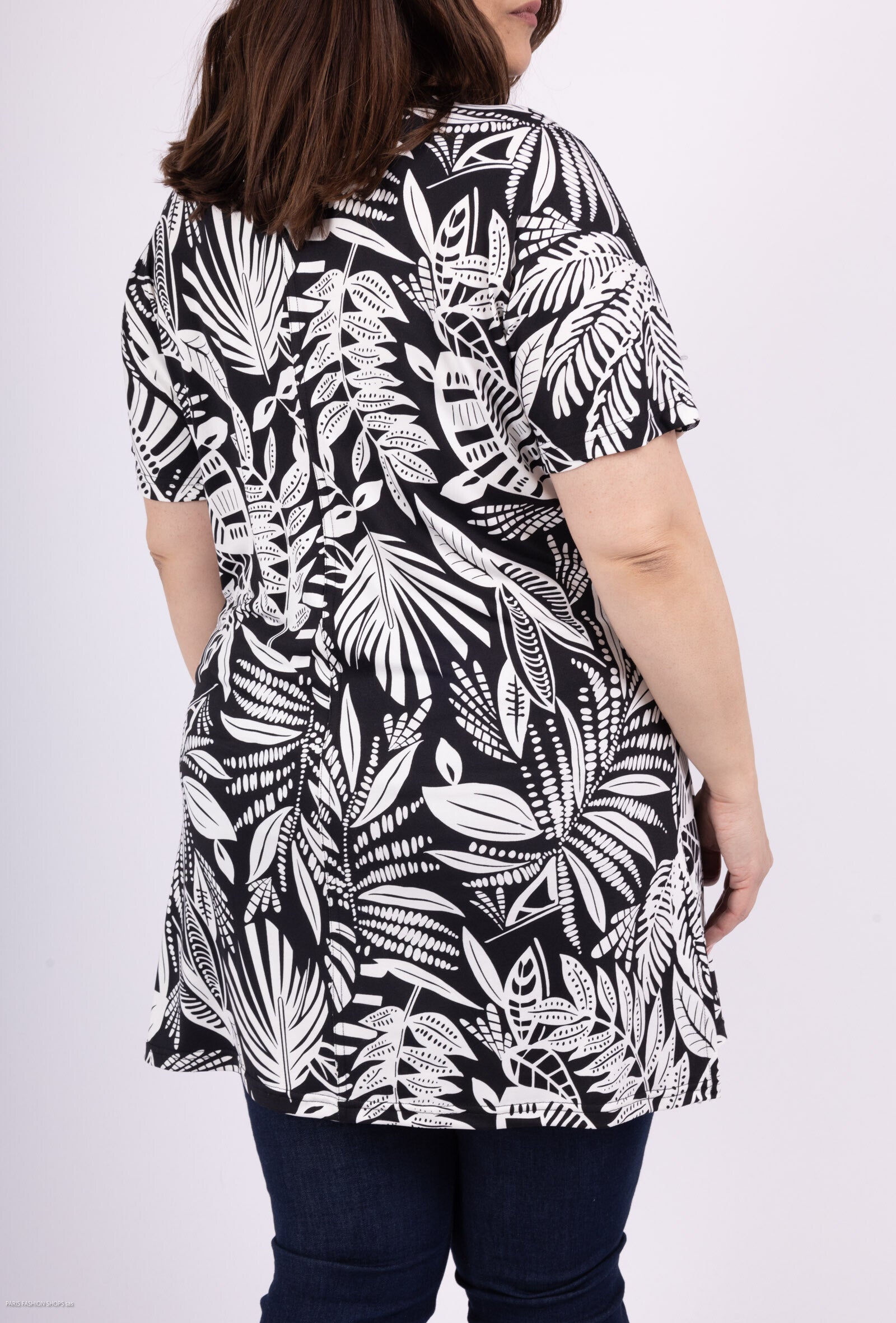 Tunika med tryck i ärtor och bat-handtag i plusstorlek