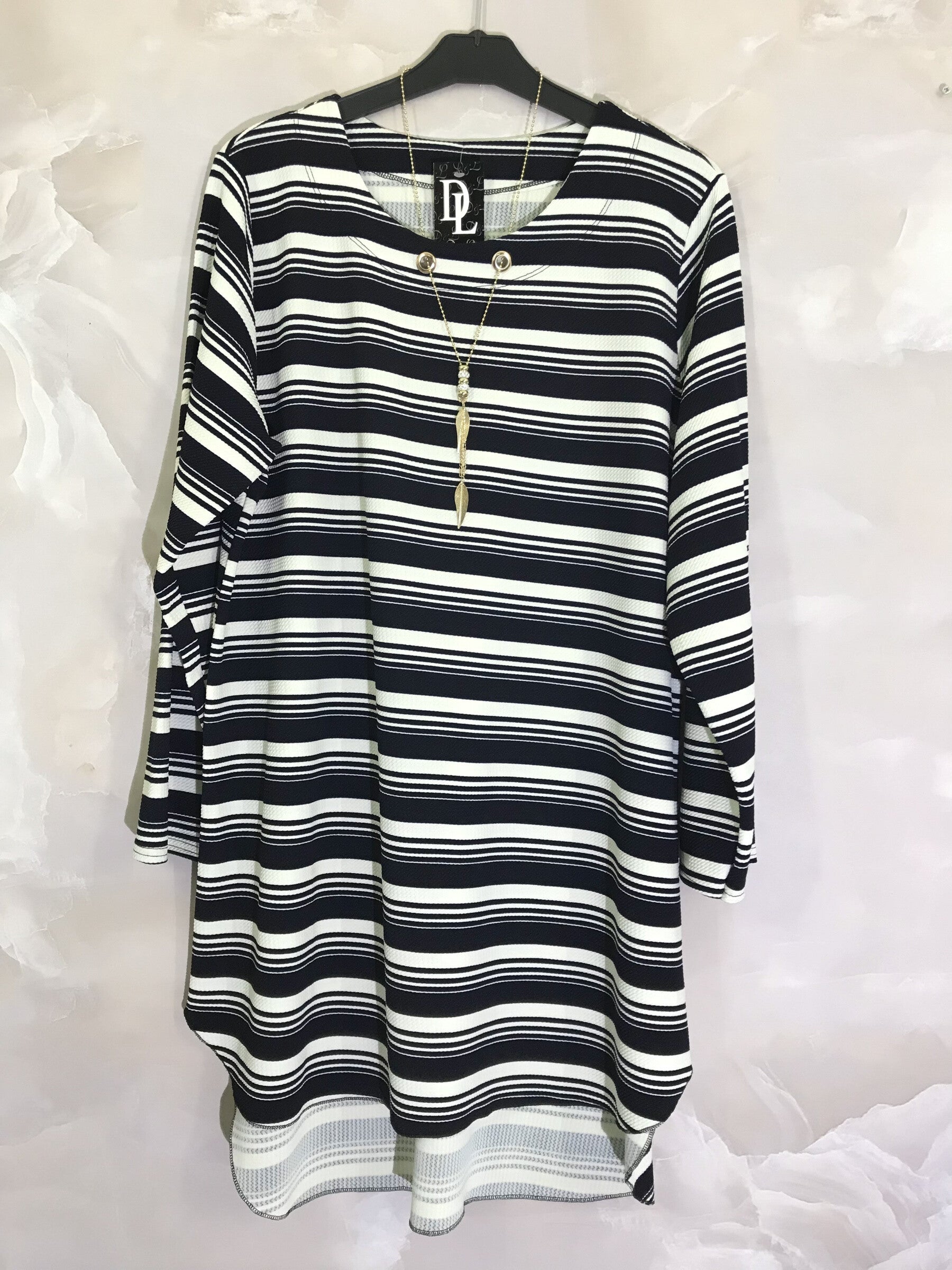 Långärmad tunika med guldhalsband | Plussize