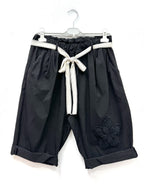 Plus Size Stretchy cotton bermuda pants with a big embroidered flower