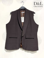 Plus Size Sleeveless blazer with fake pockets size 38 to 48