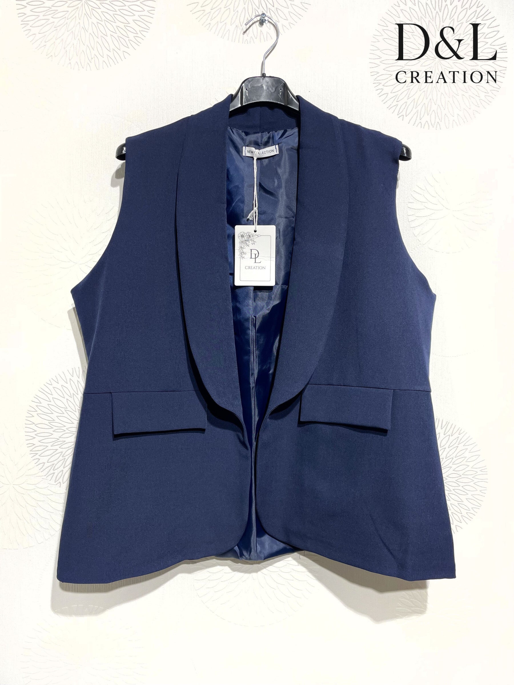 Plus Size Sleeveless blazer with fake pockets size 38 to 48