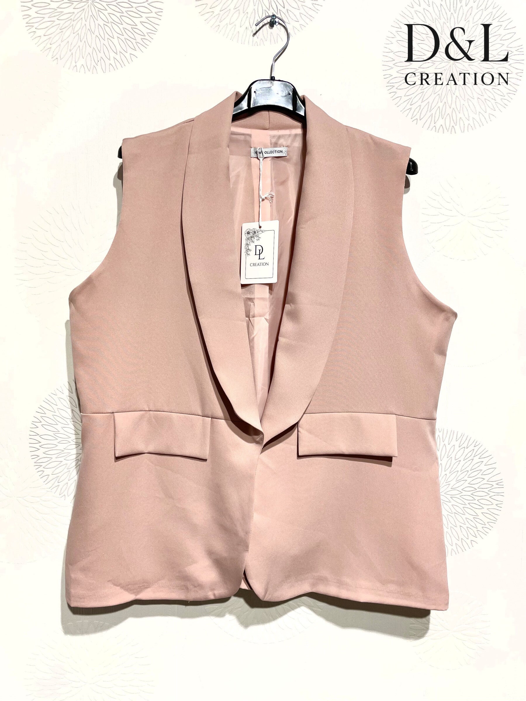 Plus Size Sleeveless blazer with fake pockets size 38 to 48