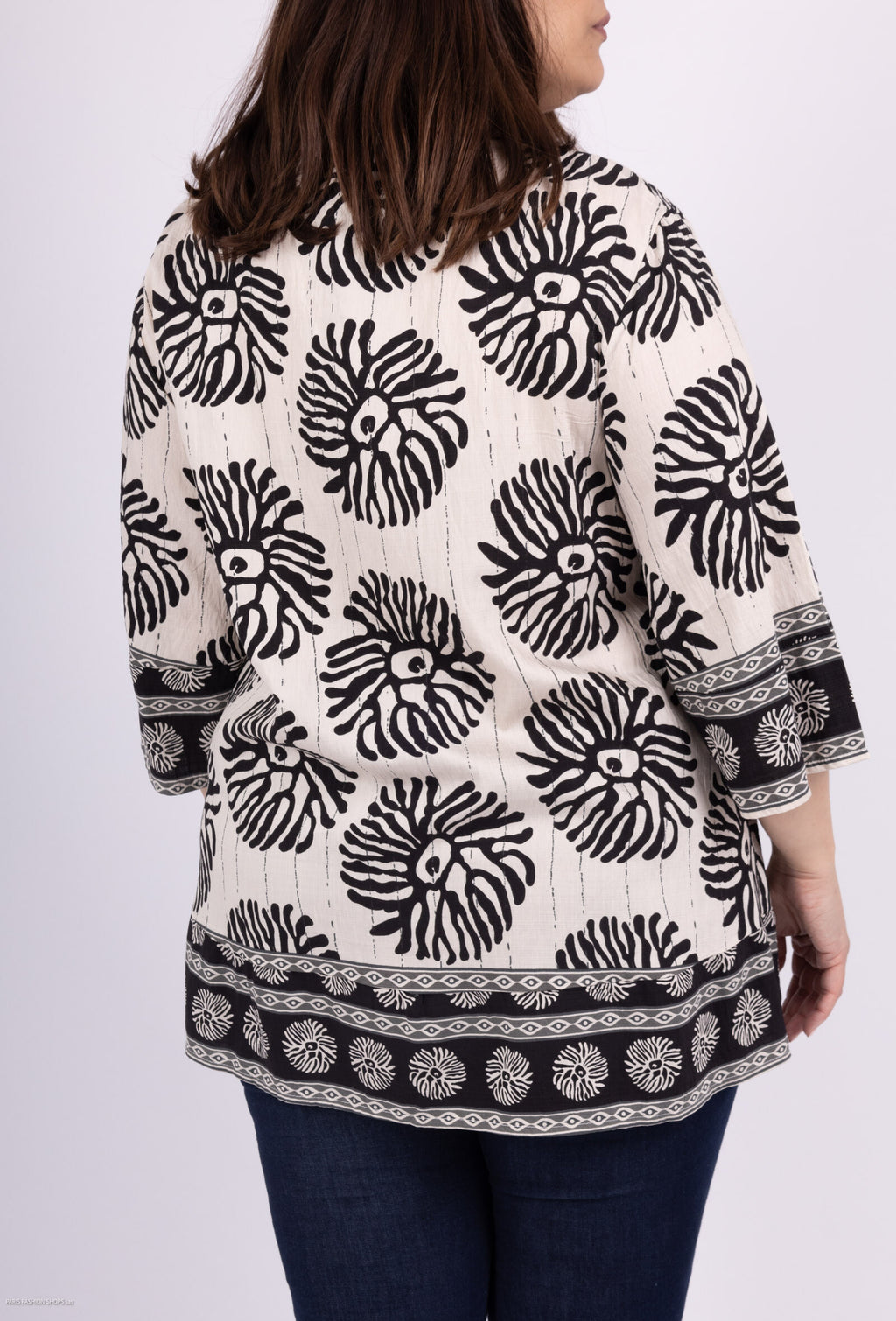 Plus Size Öppen Krage med 3/4 Flared Ärmar