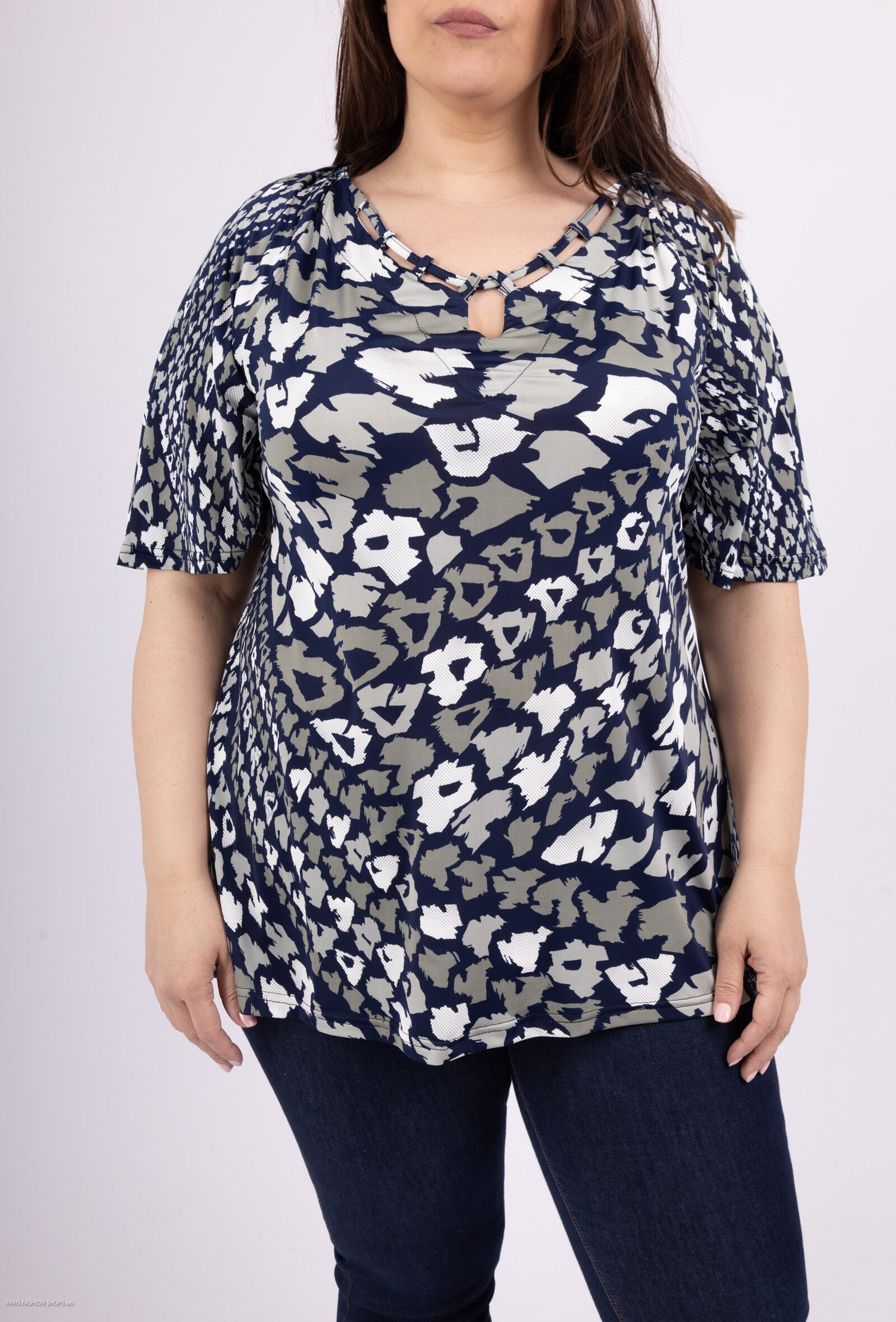Plus Size Opened collar blouse in detail large sizes for summer
