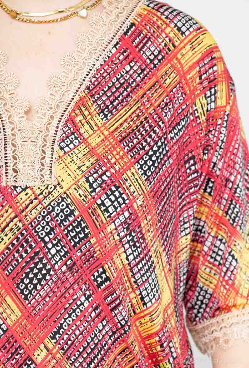 Kortärmad Blus med Spetsmönster i Stor Storlek