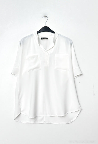 Plus Size Blous in front with two pocket