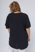 Plus Size Blus med Nyckelhålsknäppning i Linne-Liknande Tyg
