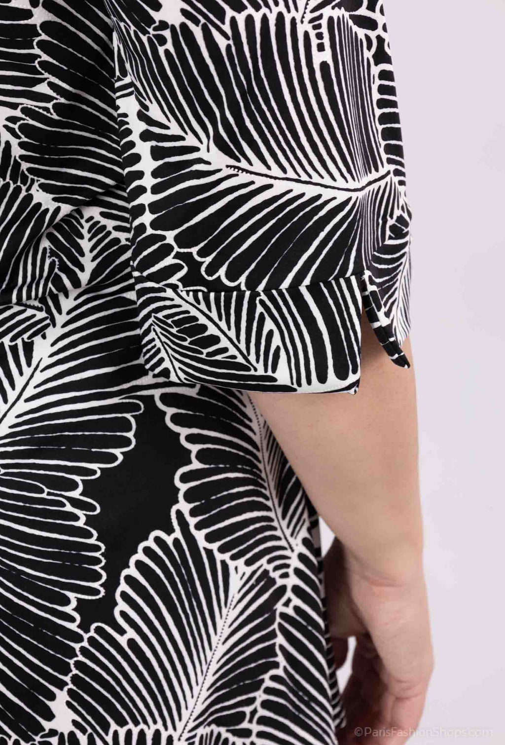 Plus Size Cross-back Printed Blouse