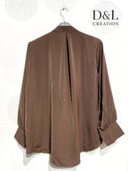 Supermjukt tjockt satinblus med volanger, storlekar 38 till 50 i Stor Storlek