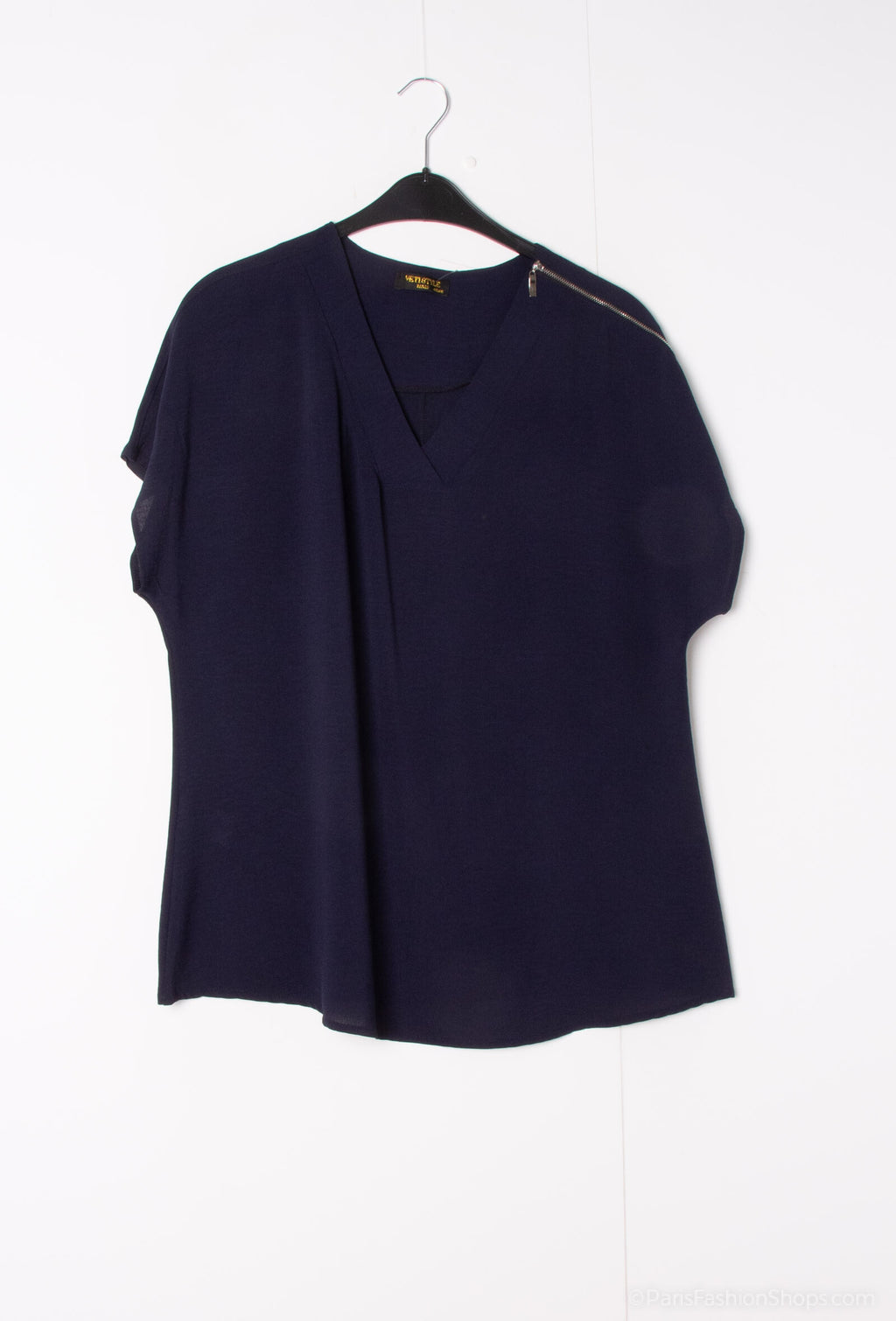 Plus Size Blouse there is zips on shoulder