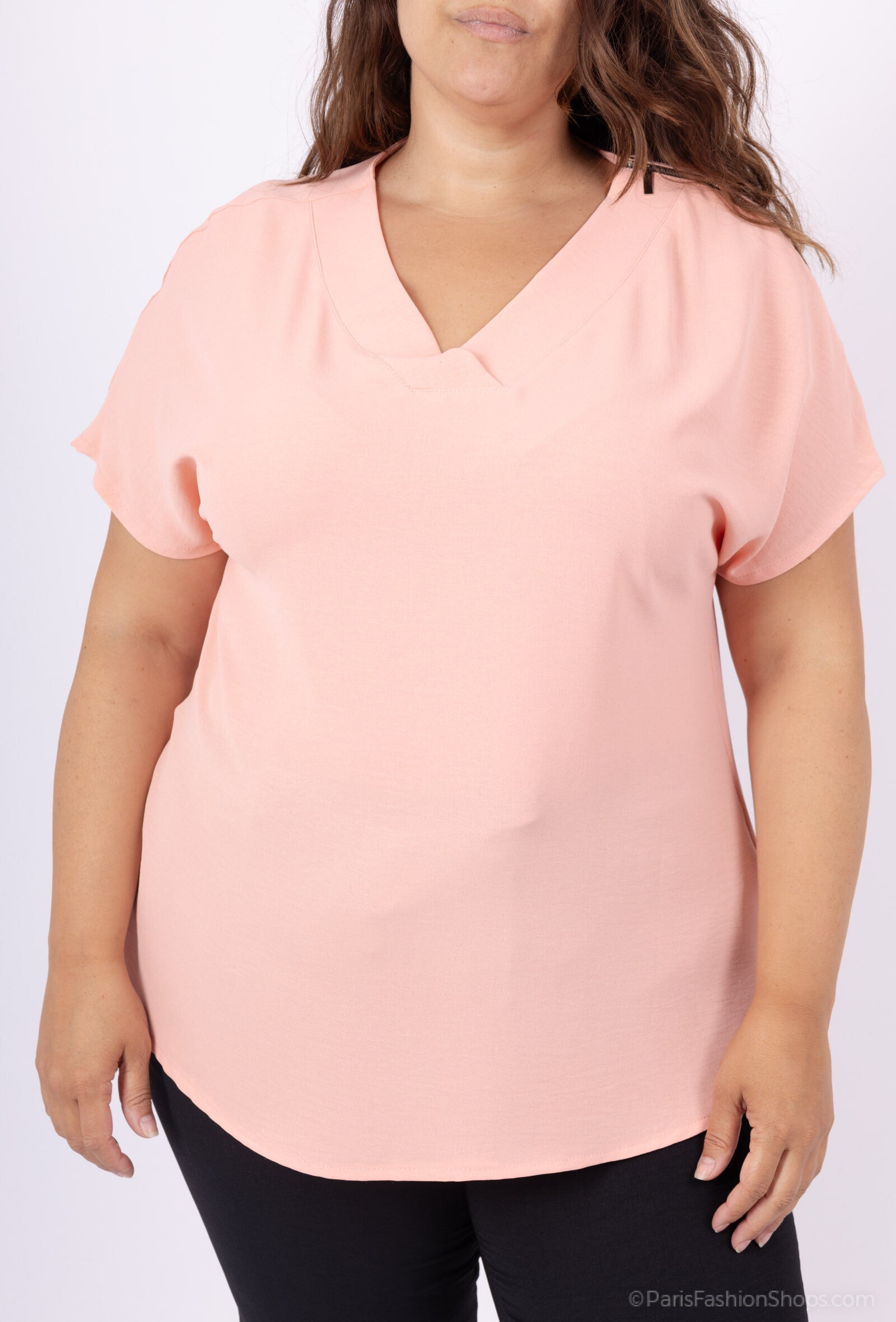 Plus Size Blouse there is zips on shoulder