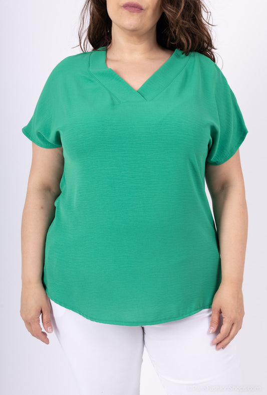 Plus Size Blouse there is zips on shoulder