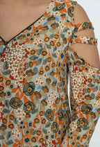 Plus Size V-ringad Blus med Tryck och Öppna Axlar