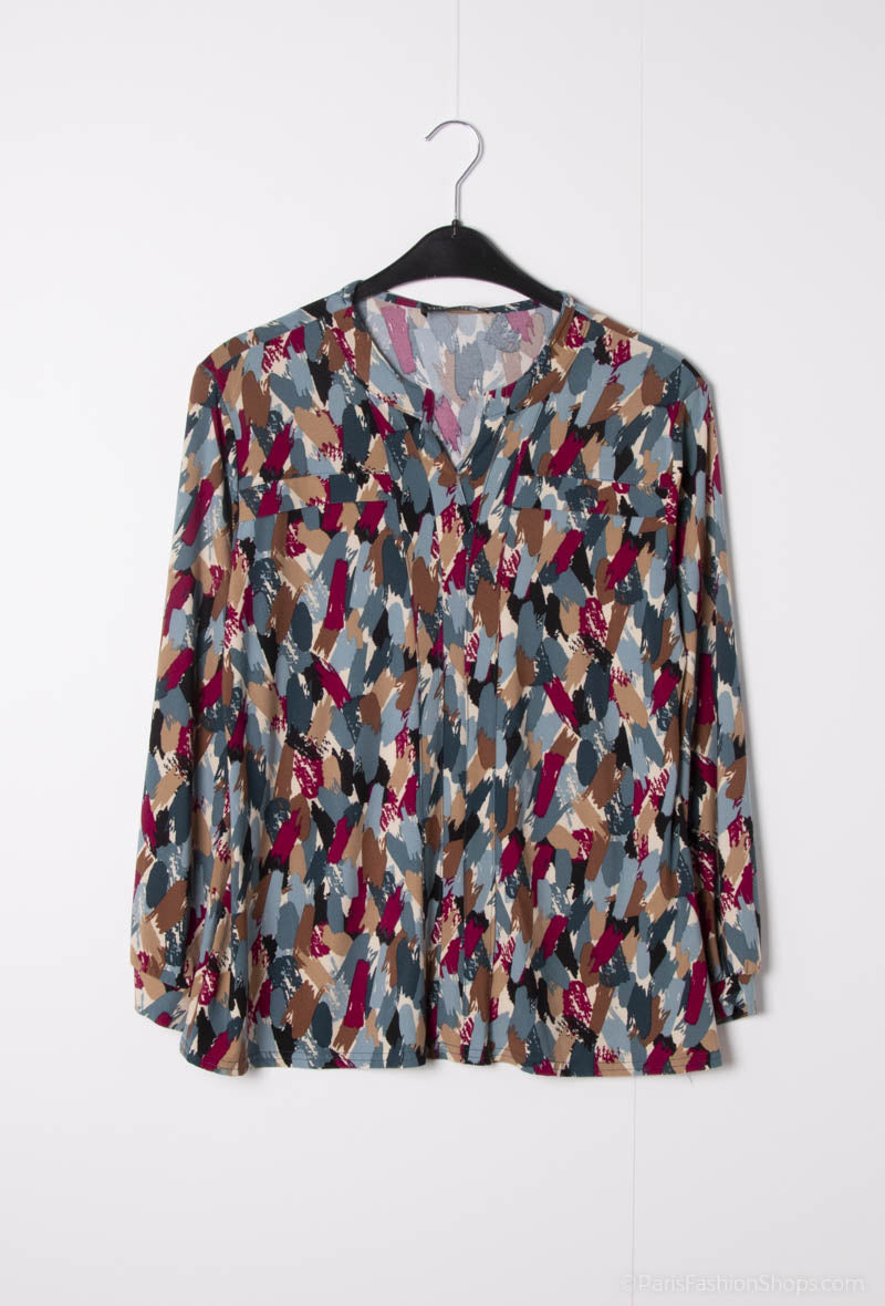 Plus Size Printed v-neck blouse