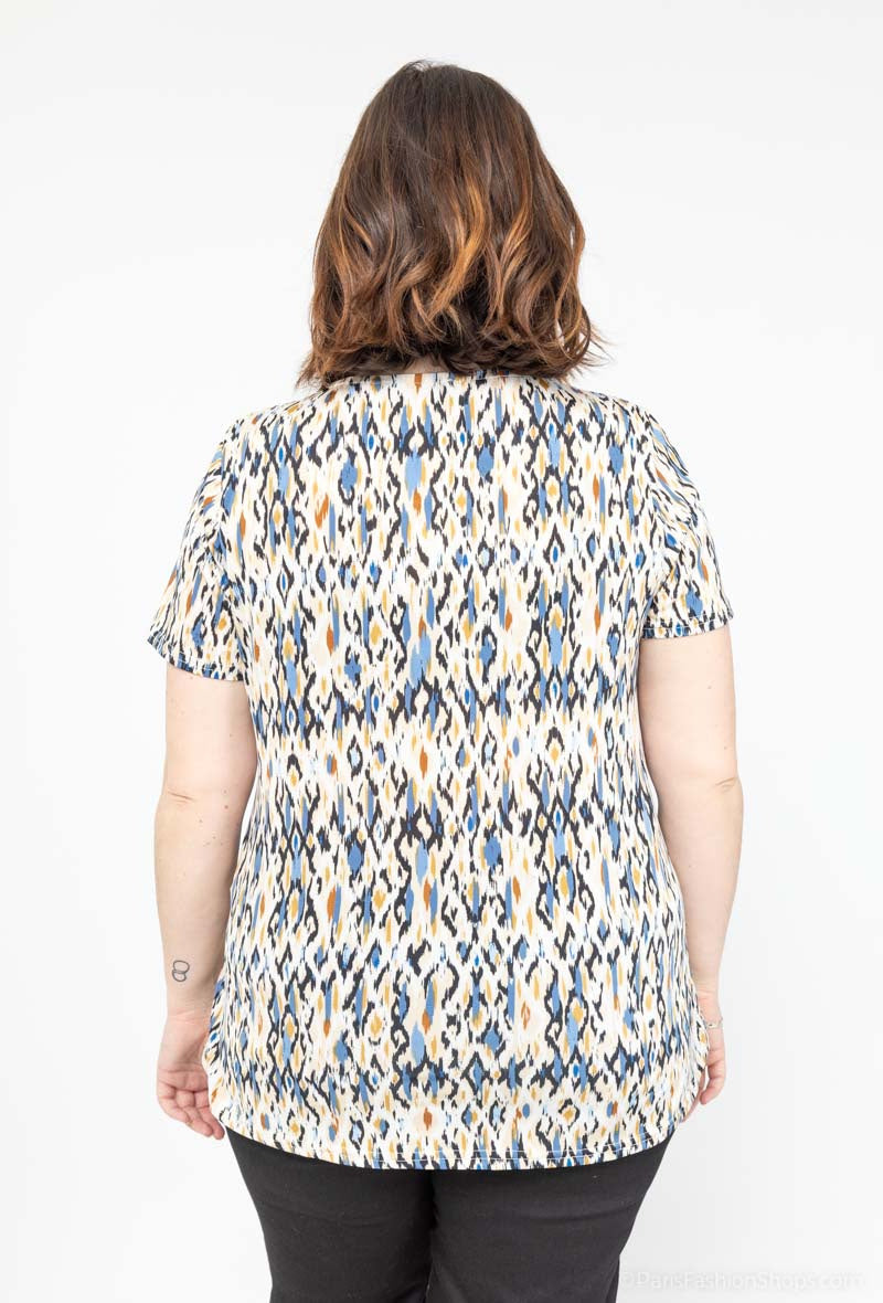 Plus Size Zip Tunic for Spring/Summer 2024