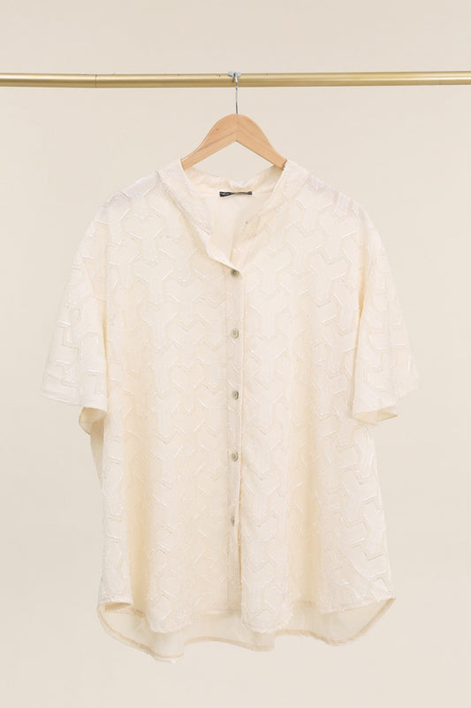 Plus Size Textured light buttoned blouse