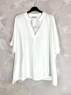 Plus Size United Blus V-hals F med Finrandig T38 till T54