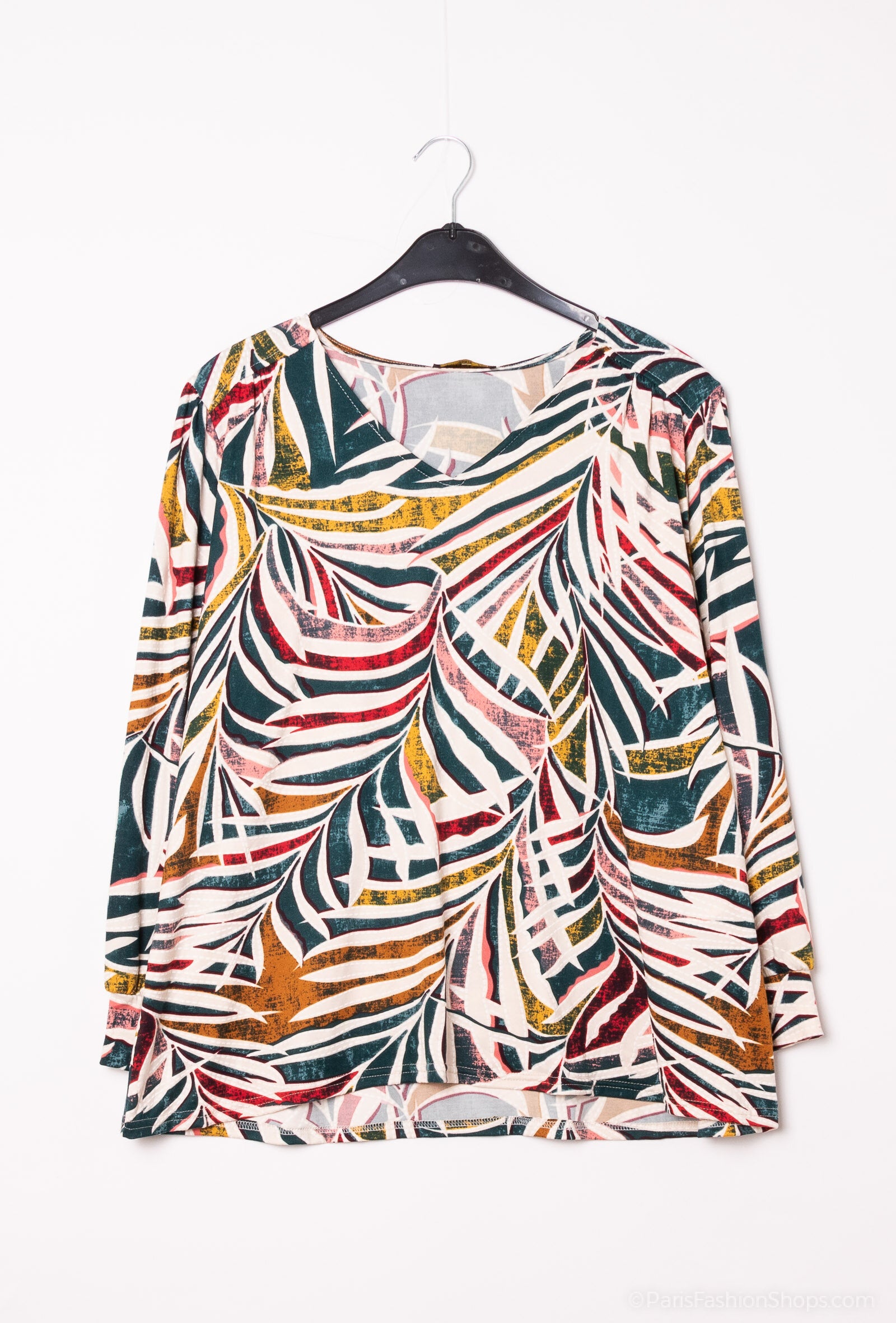 Plus Size Printed V-neck blouses