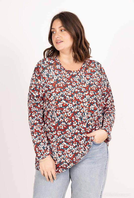 Plus Size Printed Blouse - Elegant & Cozy