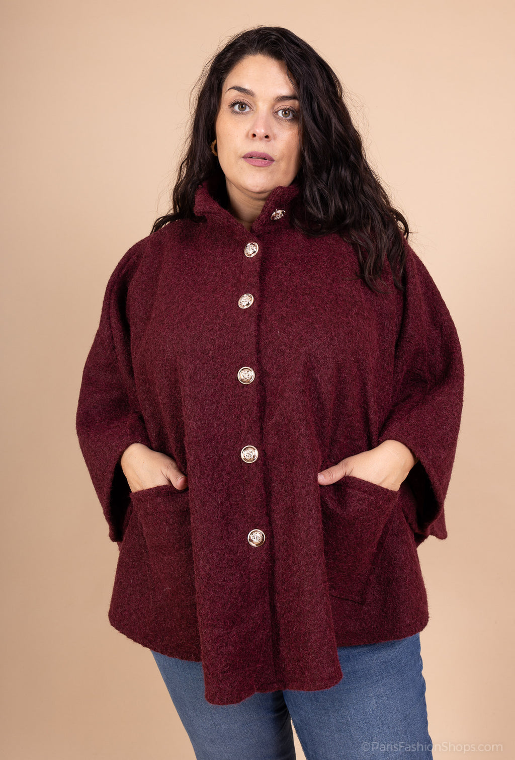 Buttoned cape coat with pockets