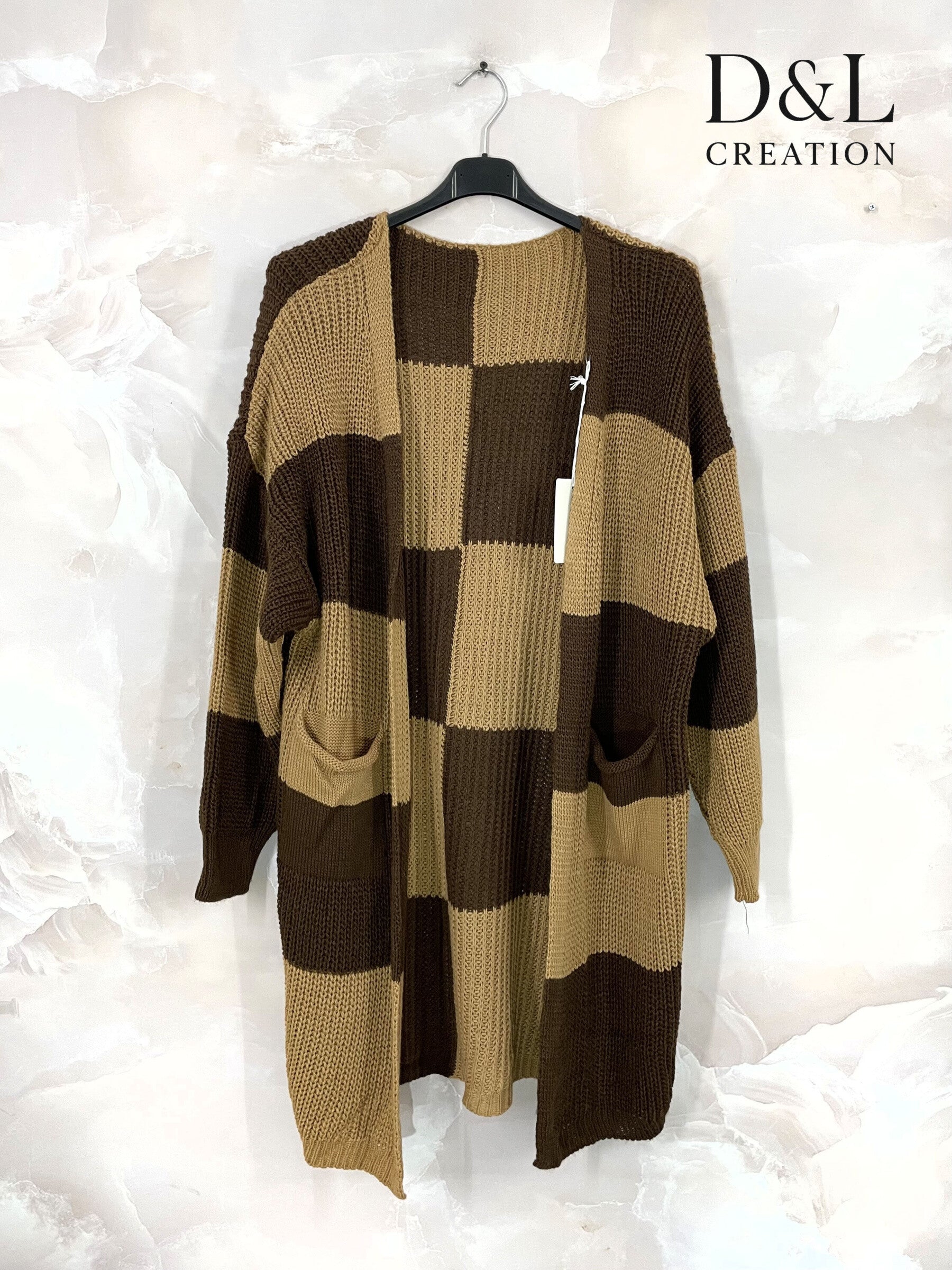 Long plaid knit cardigan sizes 40 to 56 i Stora Storlekar
