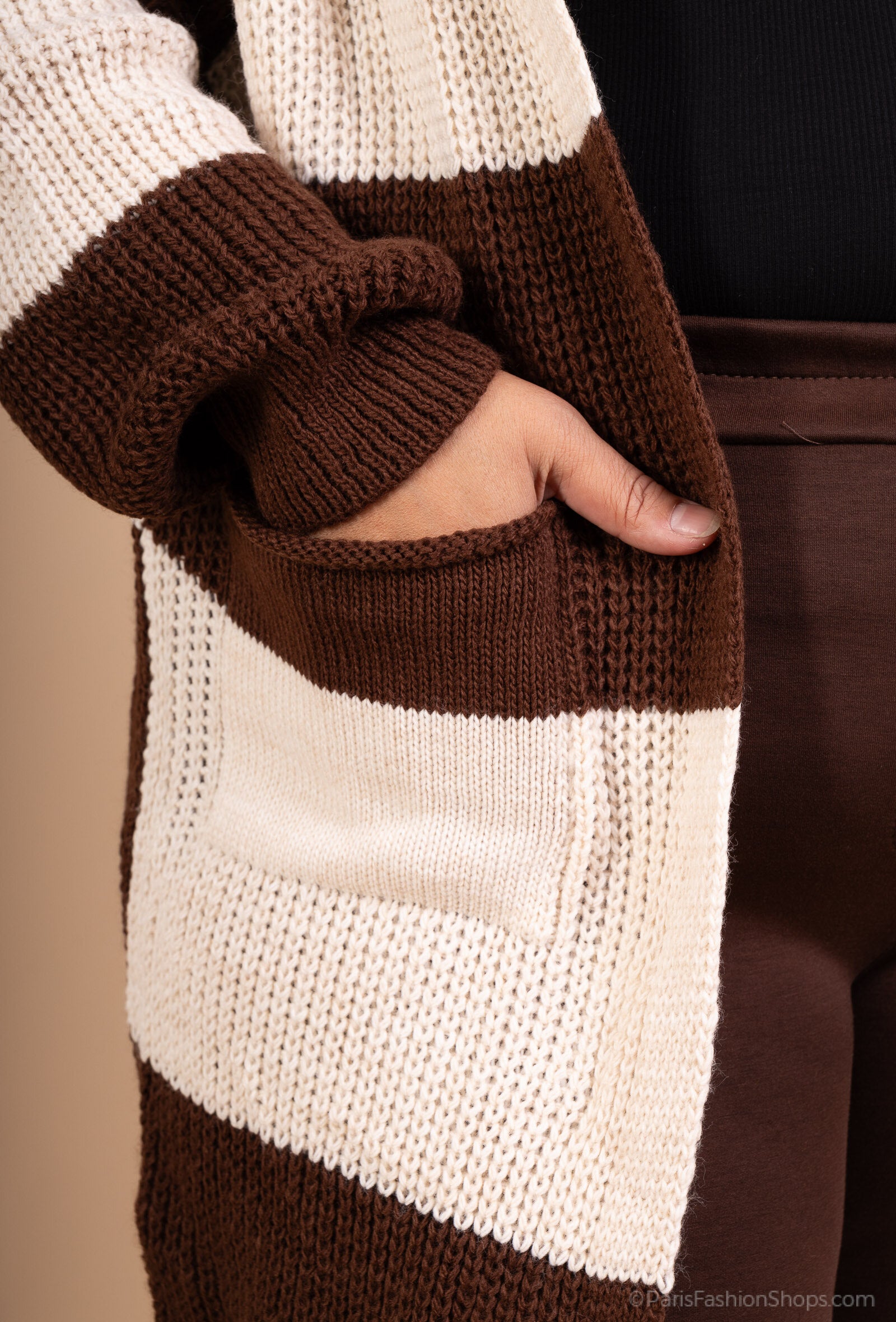 Lång rutigt stickad cardigan i storlek 40 till 56