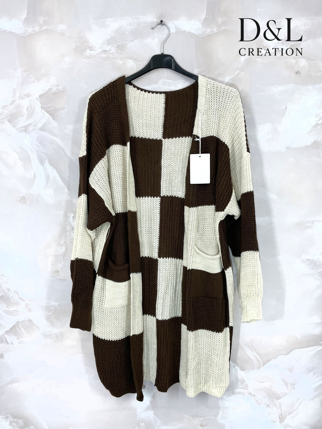 Lång rutigt stickad cardigan i storlek 40 till 56