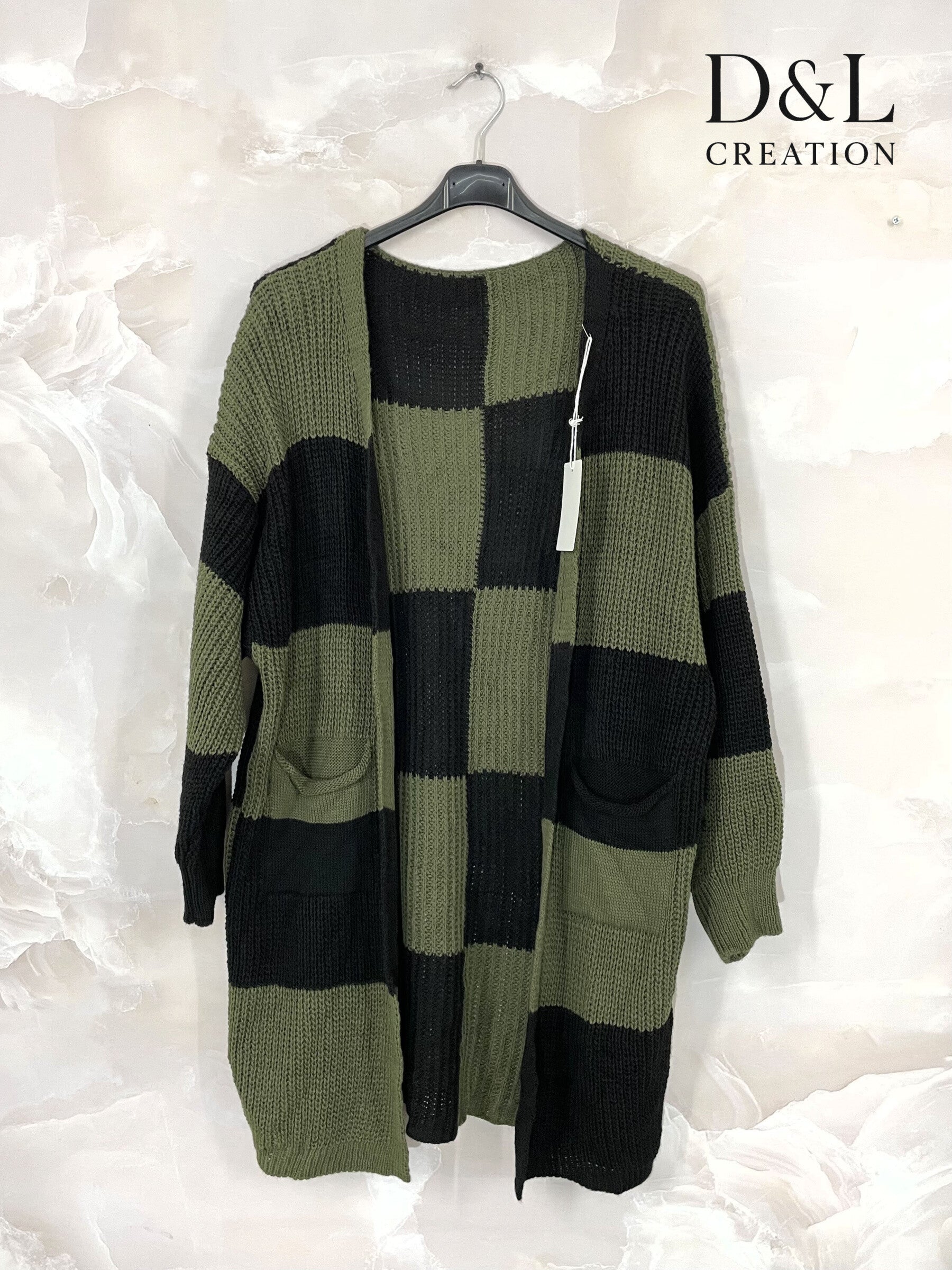 Long plaid knit cardigan sizes 40 to 56 i Stora Storlekar