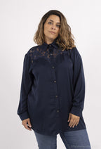 Plus Size Satin Skjorta med Spets