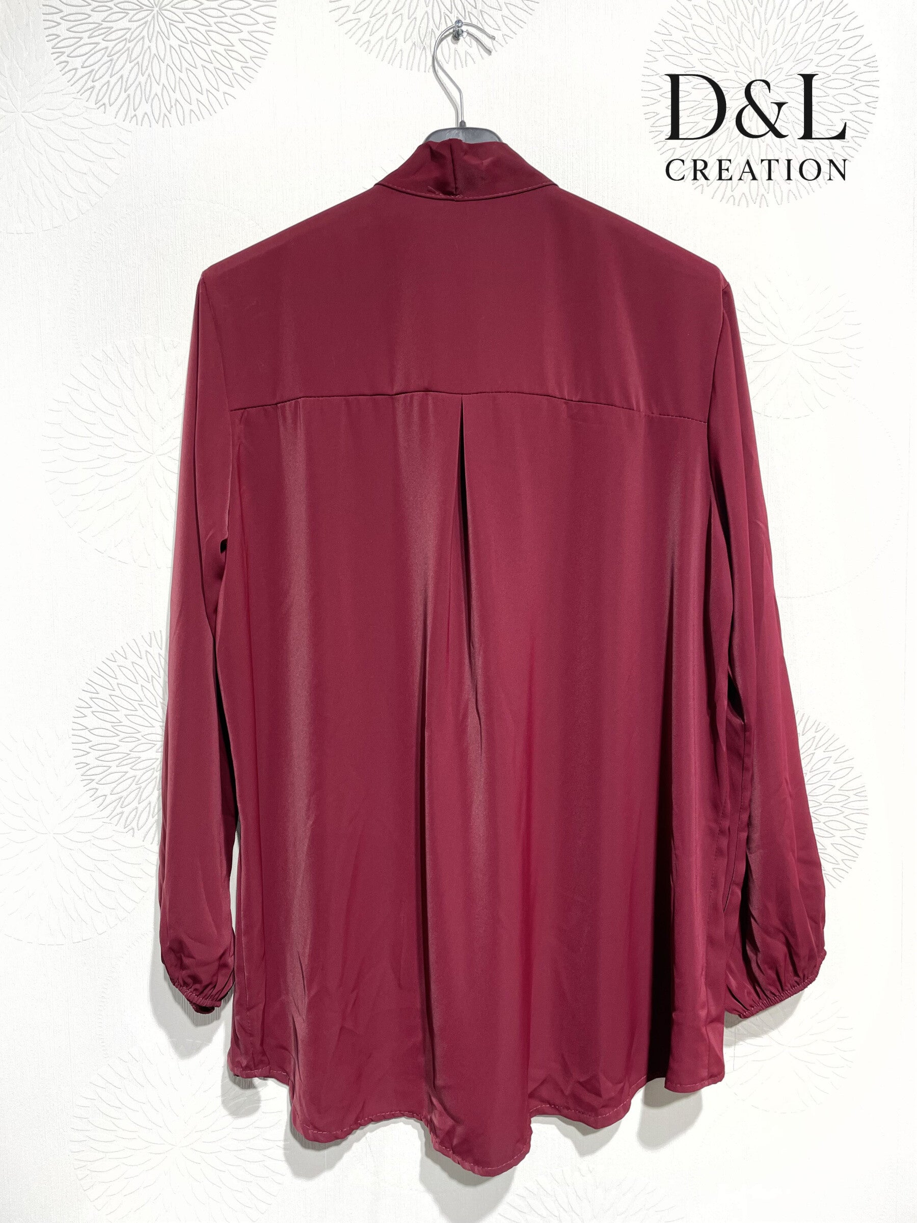 Supermjukt tjockt satinblus med puffärmar i storlekar 38 till 50+