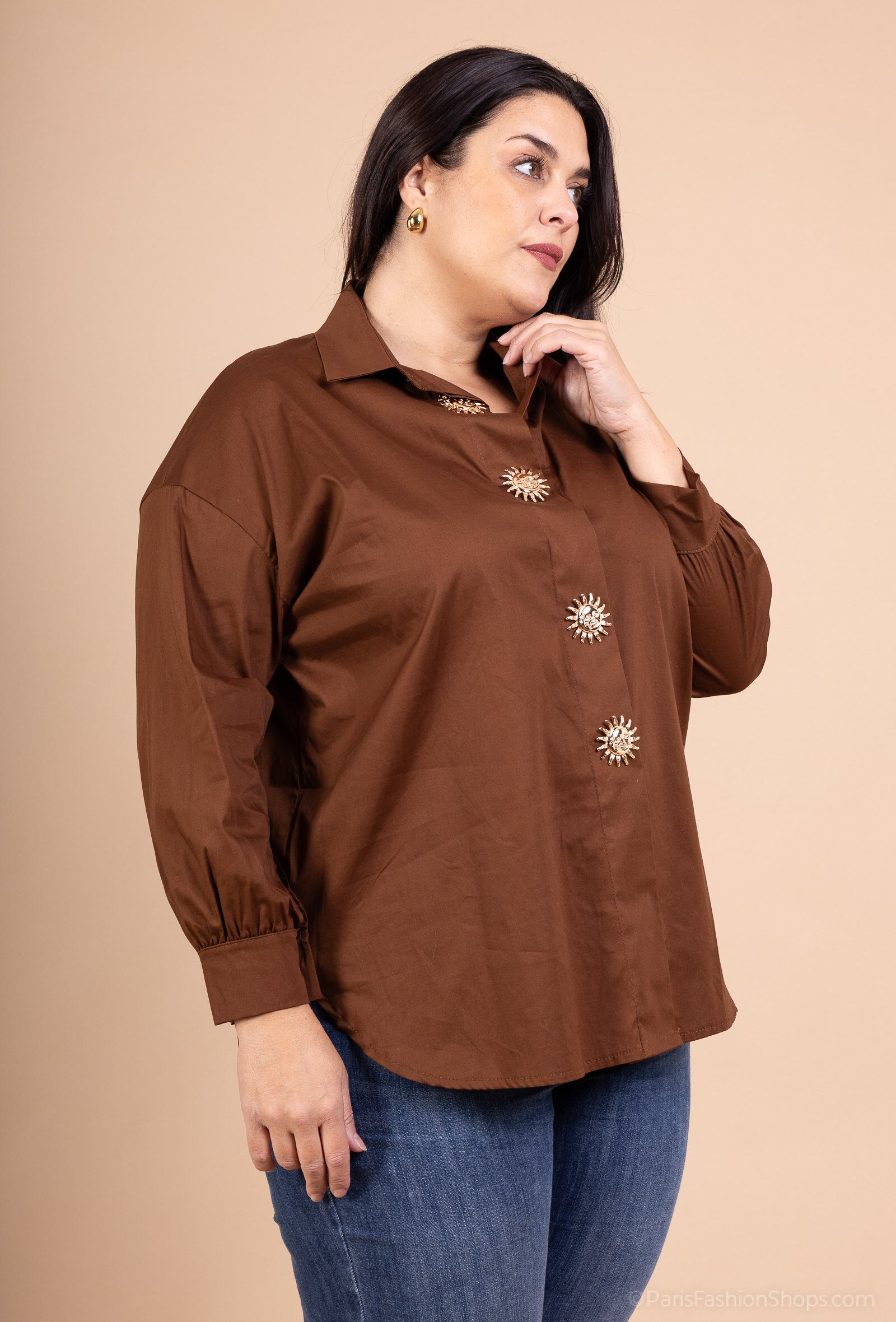 Bomullsskjorta med Solbroscher i Stora Storlekar 38 till 50