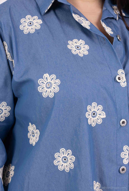 Plus Size Denim Skjorta med Blommig Engelsk Broderi