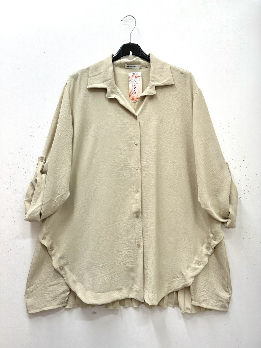 Flowy shirt with pleated back i Plus Size