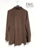 Flödande och mjuk tjock satinblus med dolda knappar, stl T38 till T46