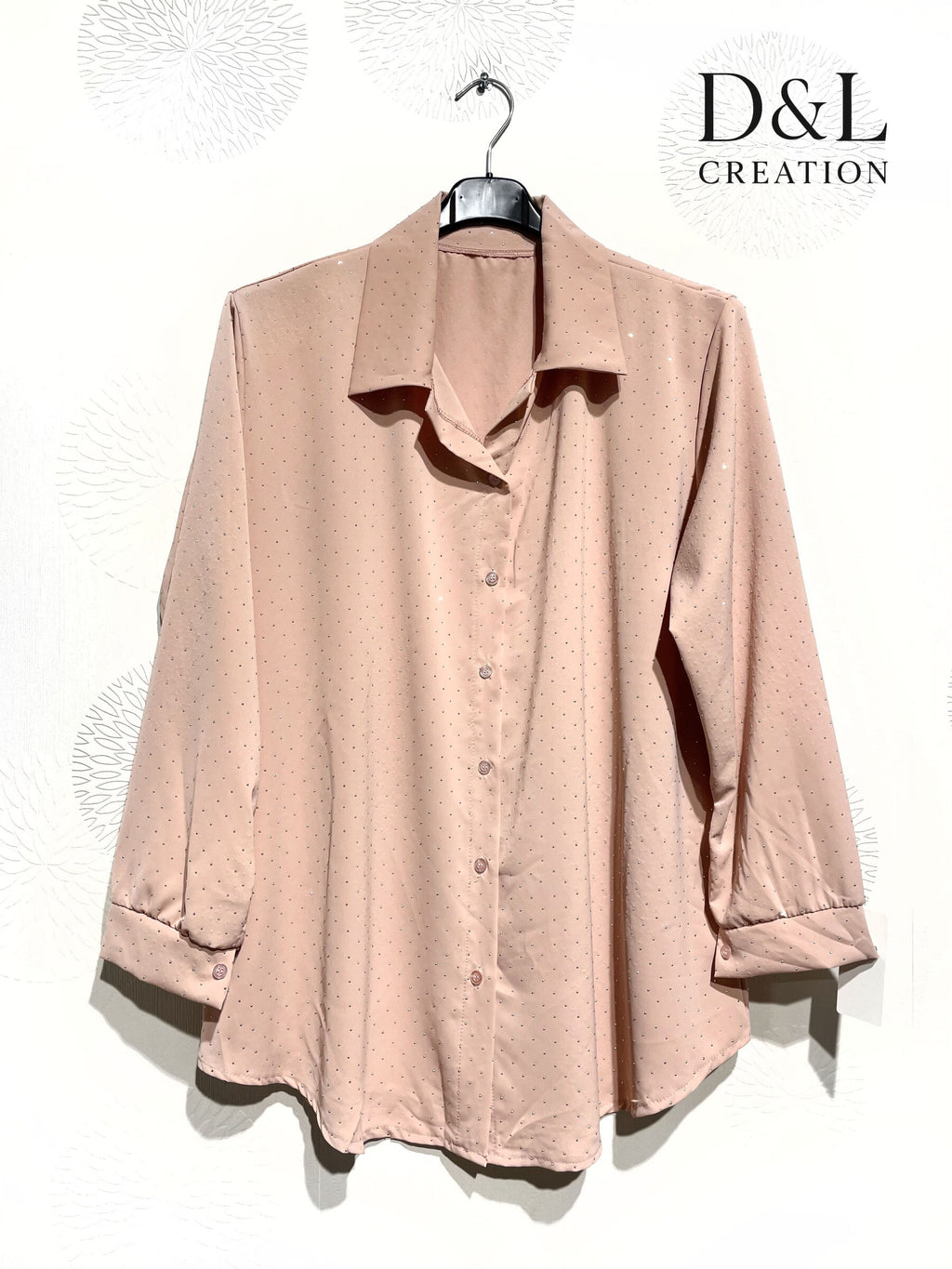 Satin shirt with rhinestones sizes 38 to 48 i Stor Storlek