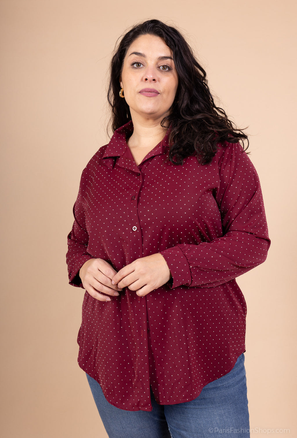 Satin shirt with rhinestones sizes 38 to 48 i Stor Storlek