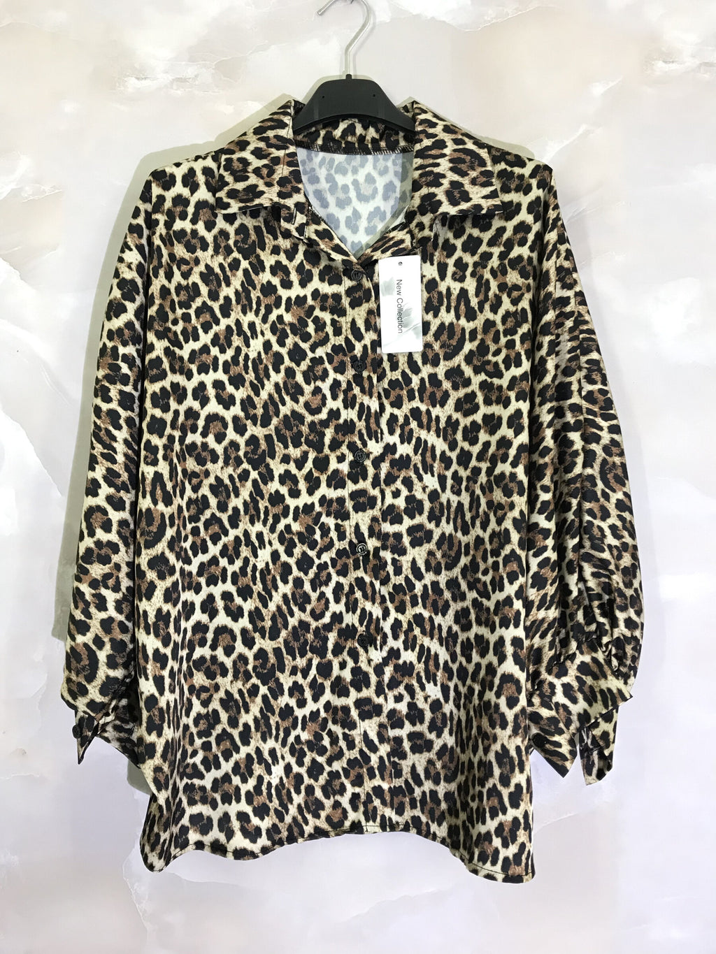 Plus Size Satin Skjorta med Leopard- och Pythontryck