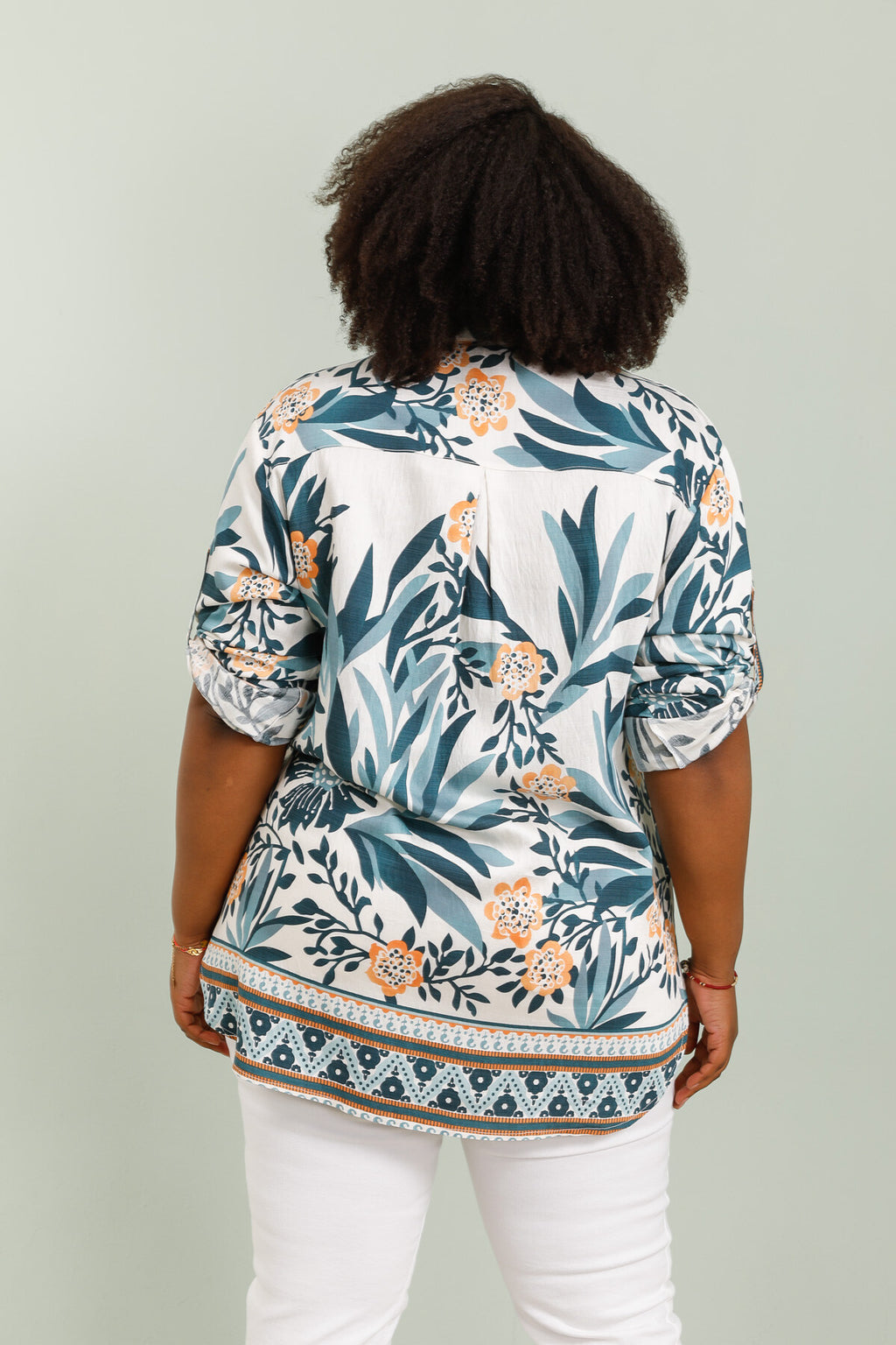 Blommönstrade skjortor för vår och sommar i stor storlek