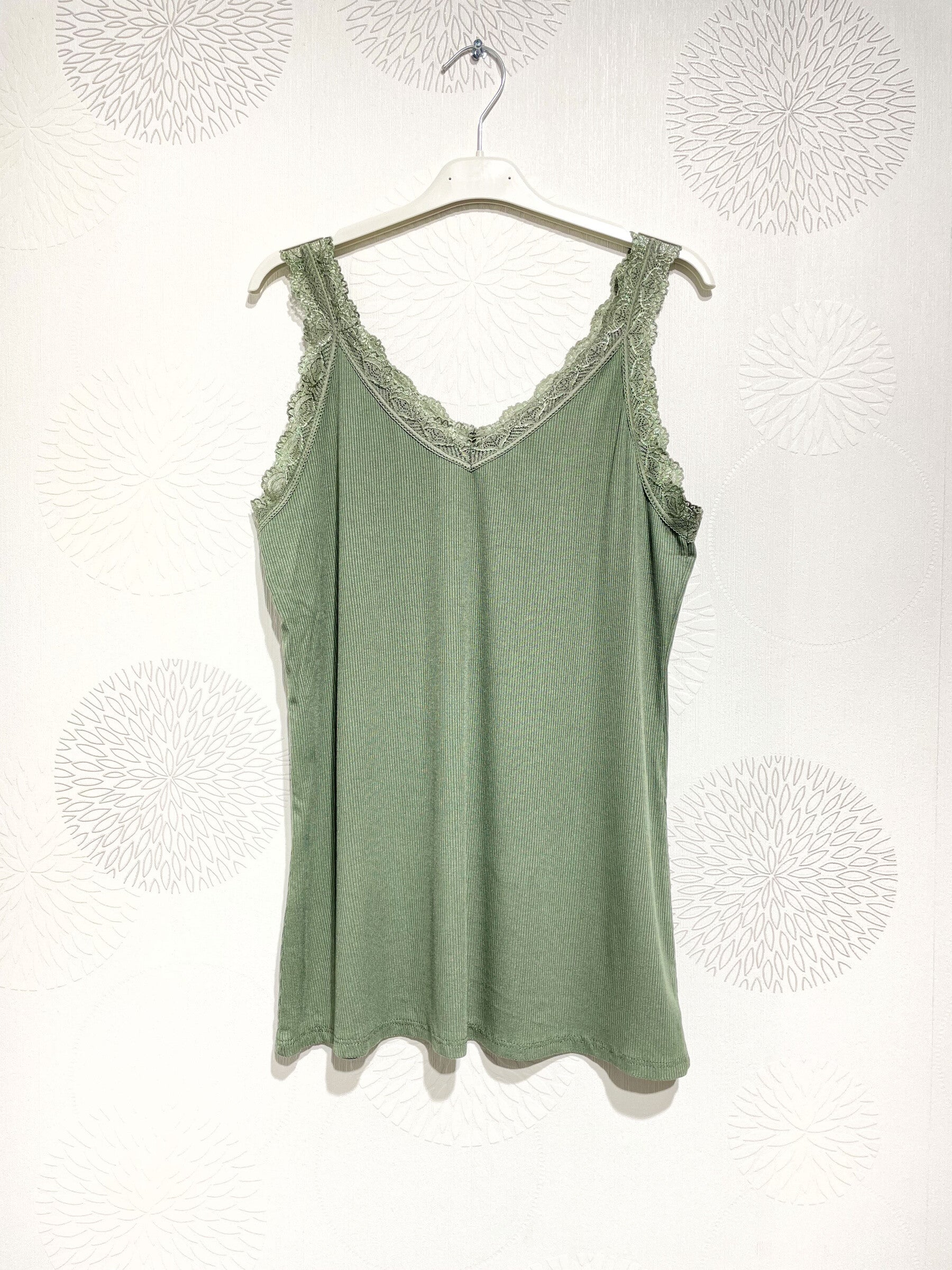 Plus Size Ribbed tank top with T38 lace to T48
