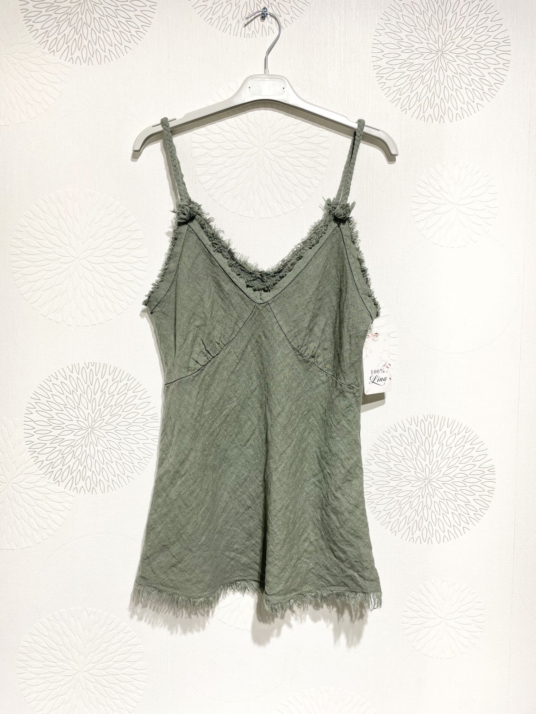 Plus Size V -neck tiddle in linen T36 at T40