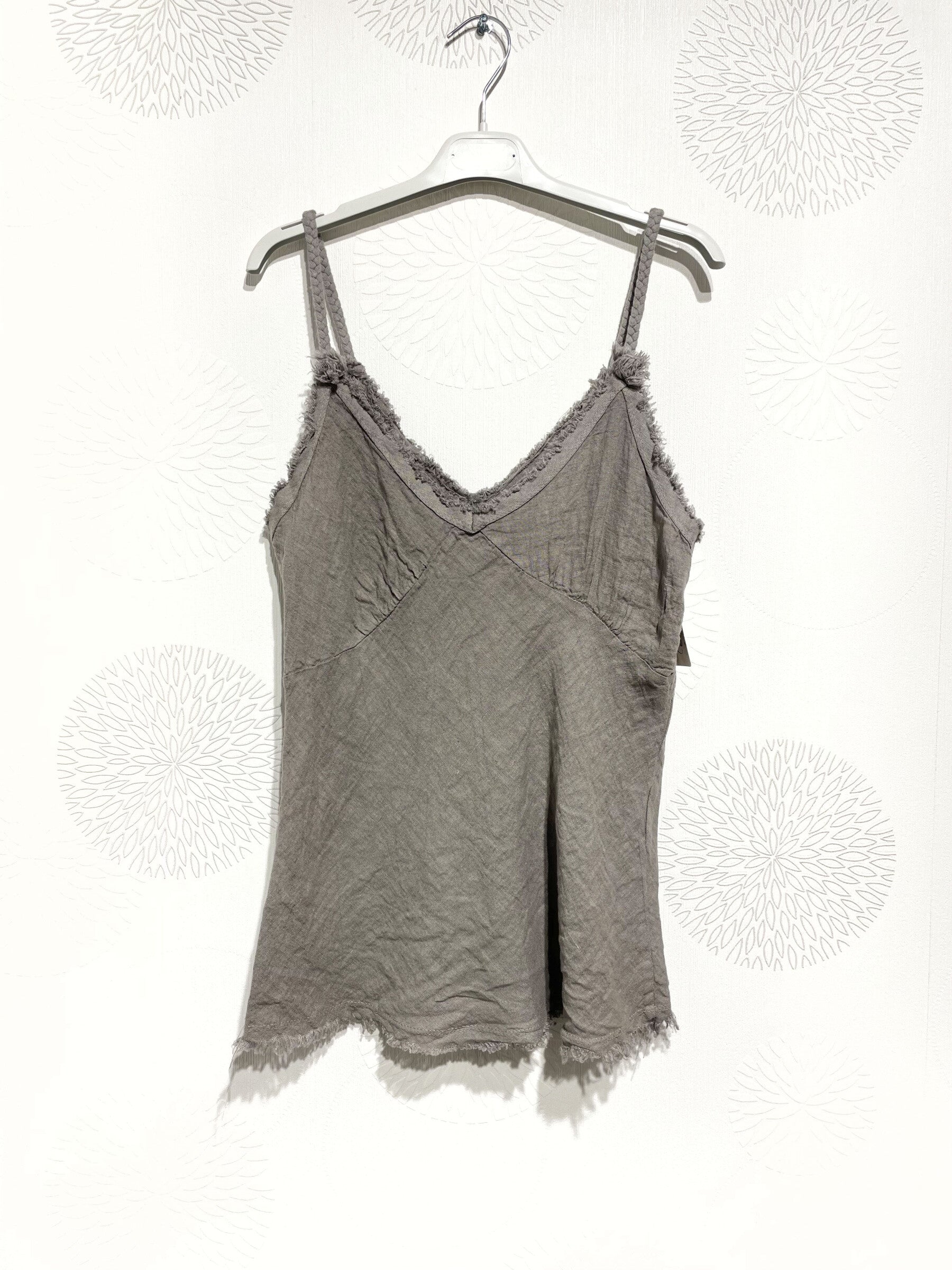 Plus Size V -neck tiddle in linen T36 at T40