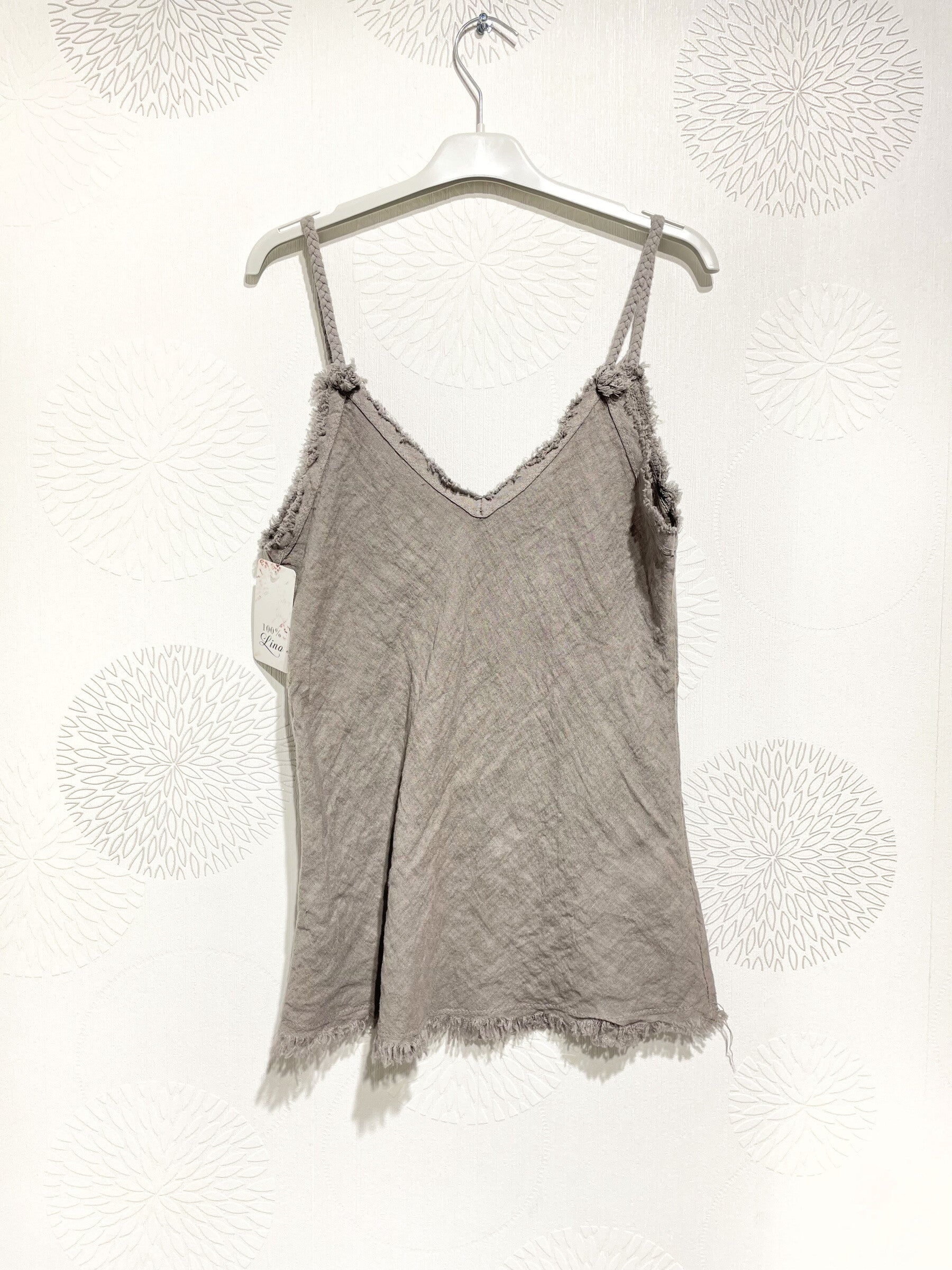 Sleeveless T-Shirts & Bustiers
