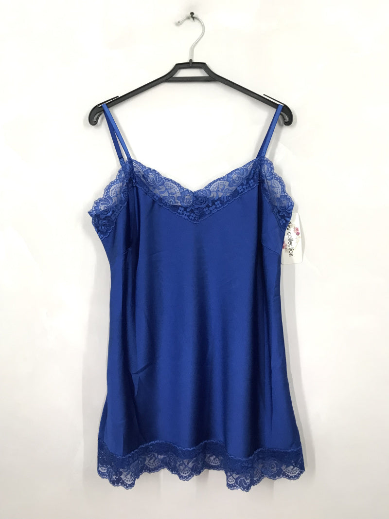 Plus Size Satin tank top with lace