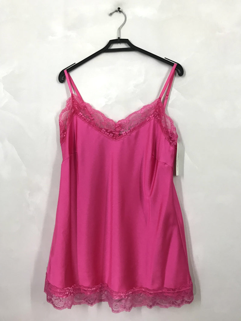 Plus Size Satin tank top with lace