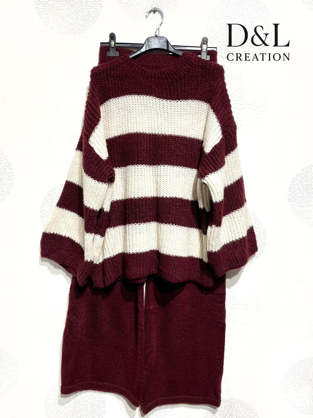 Stickad set med randig tröja och enfärgade byxor storlek T38 till T48+