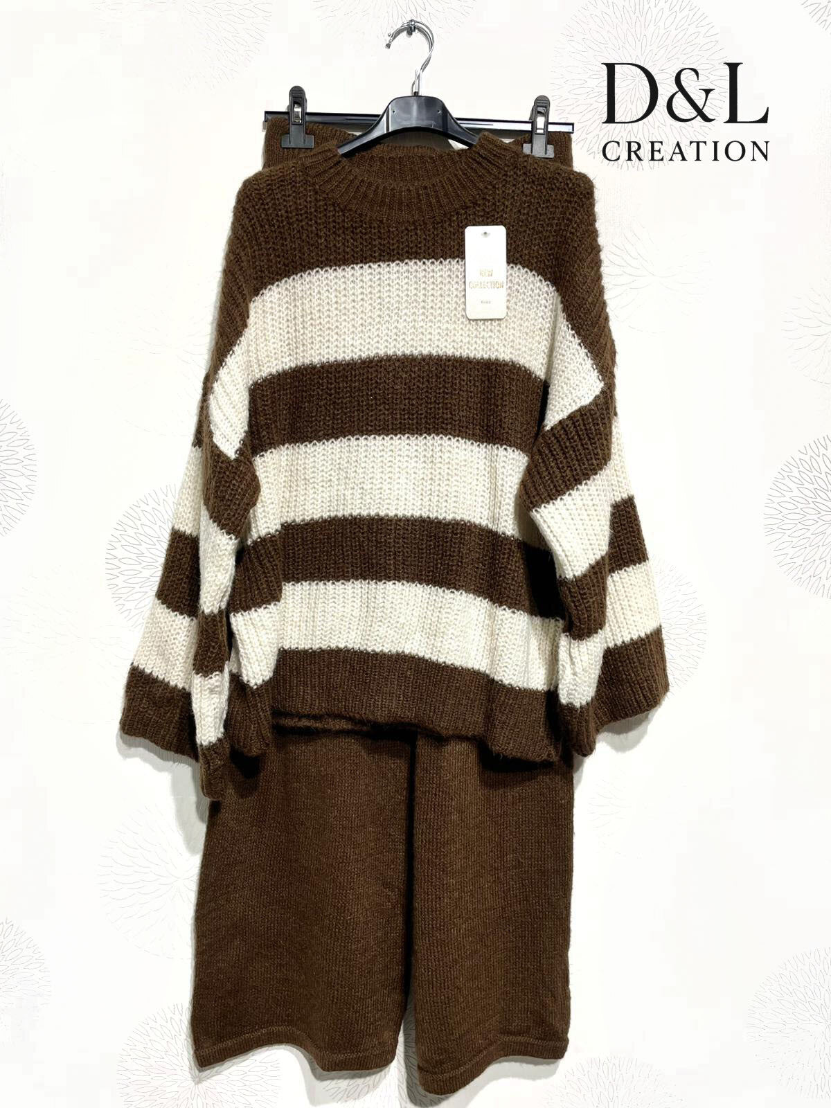 Knit set with striped sweater and solid pants sizes T38 to T48+ i Stor Storlek
