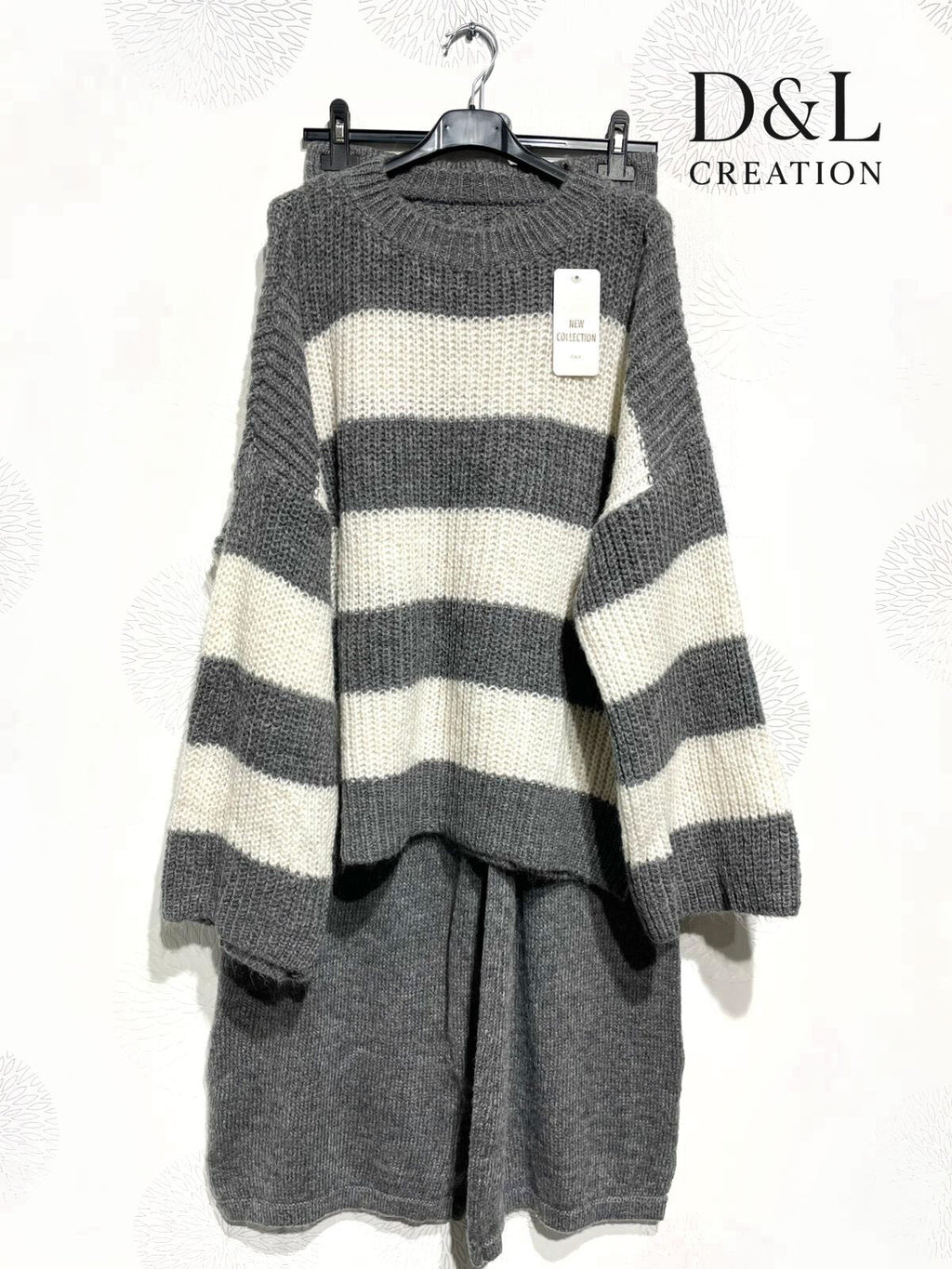 Knit set with striped sweater and solid pants sizes T38 to T48+ i Stor Storlek