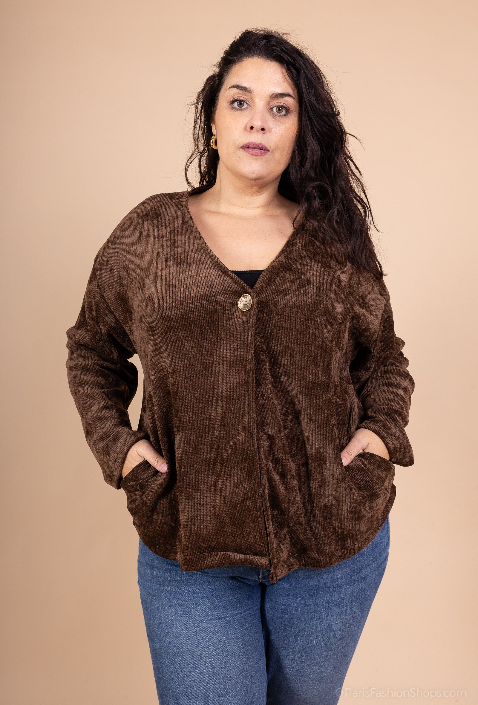 Buttoned velvet pocket cardigan sizes 38 to 50 i Stor Storlek