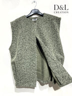 Sleeveless vest with pockets sizes 10 to 18 Stora Storlekar